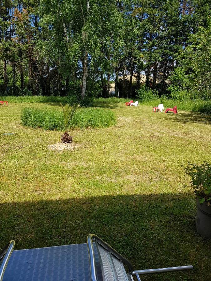 Apartamento 03 - Joli Traversant Situe Au Rdc Avec 2 Lits, Equipe Pour 1, 2 Ou 3 Personnes Maximum, Entree Independante Donnant Sur Parking Dont Place Est Reservee Devant La Porte, Grand Fourgon Possible Et Petit Jardin Sur L'arriere Comme Ma Razac-sur-lʼIsle