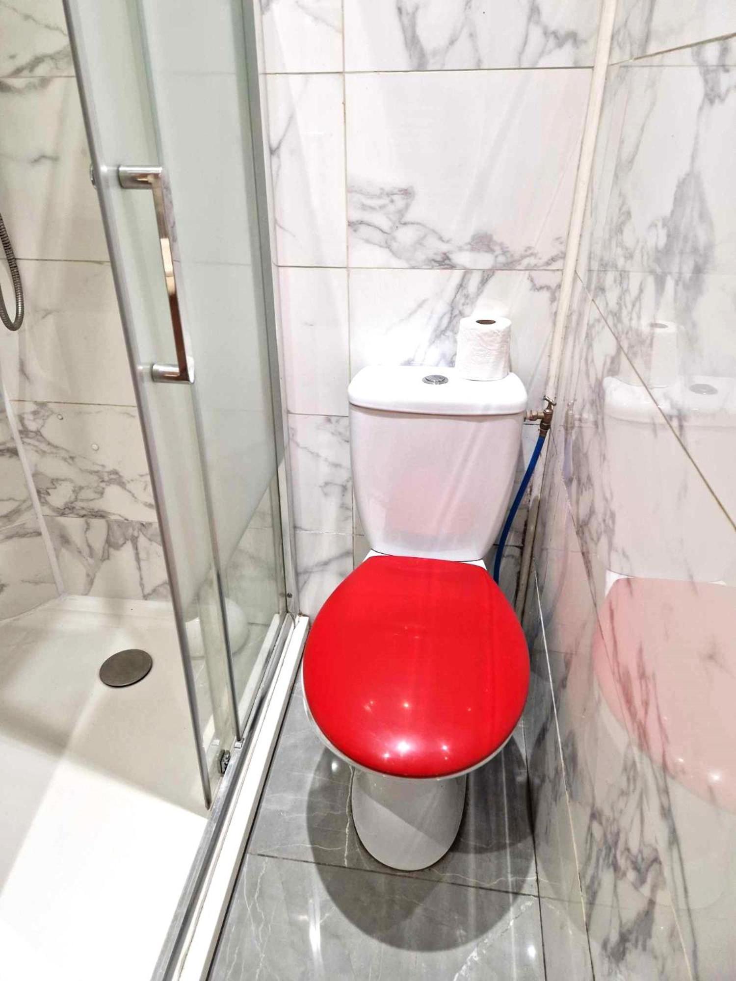 Apartment 03 - Joli Traversant Situe Au Rdc Avec 2 Lits, Equipe Pour 1, 2 Ou 3 Personnes Maximum, Entree Independante Donnant Sur Parking Dont Place Est Reservee Devant La Porte, Grand Fourgon Possible Et Petit Jardin Sur L'arriere Comme Ma